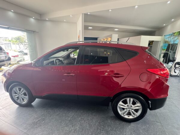 2013 Hyundai Tucson SUV 4x4 - Image 2