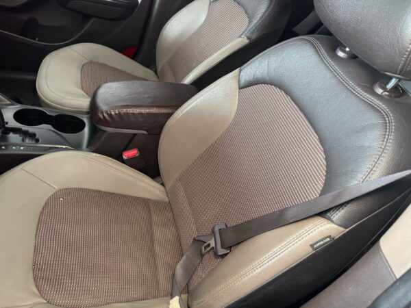 2013 Hyundai Tucson SUV 4x4 - Image 6