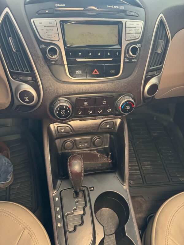2013 Hyundai Tucson SUV 4x4 - Image 7