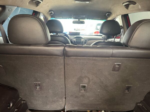 2013 Hyundai Tucson SUV 4x4 - Image 10