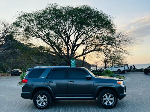 2012 Toyota 4Runner 4x4 - Image 17