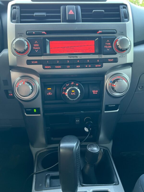 2012 Toyota 4Runner 4x4 - Image 16