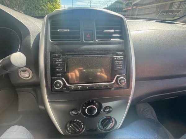 2015 Nissan Sentra - Image 10