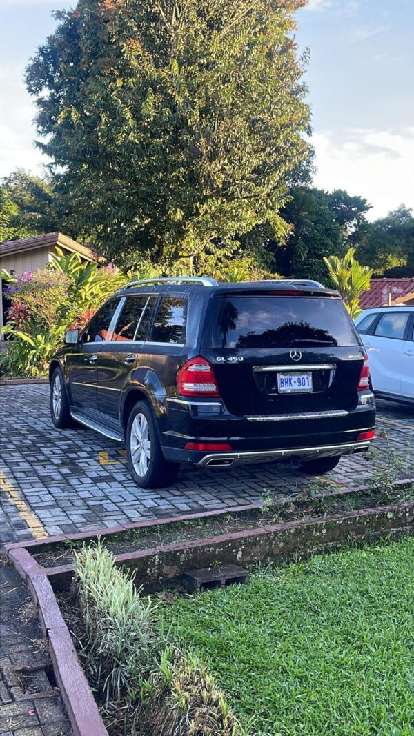 2011 Mercedes-Benz GL 450 - Image 2