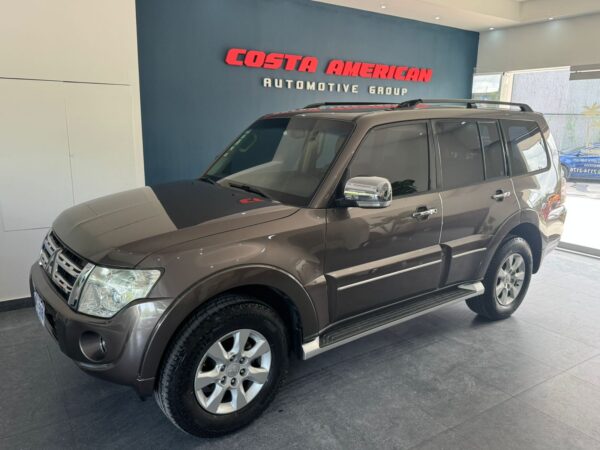 2013 Mitsubishi Montero