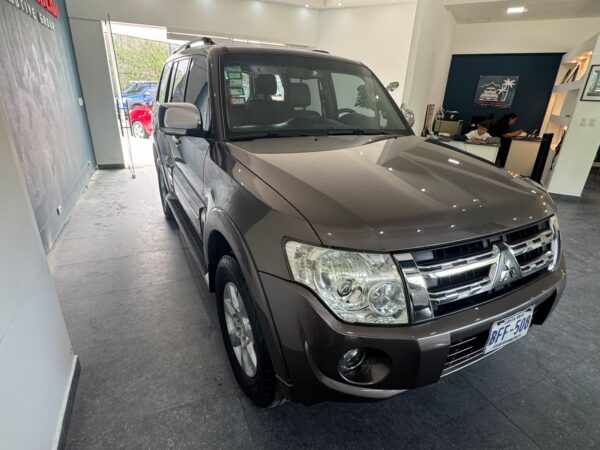 2013 Mitsubishi Montero - Image 3