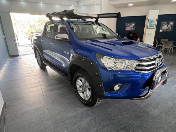 2017 Toyota Hilux 4x4 Manual - Image 3
