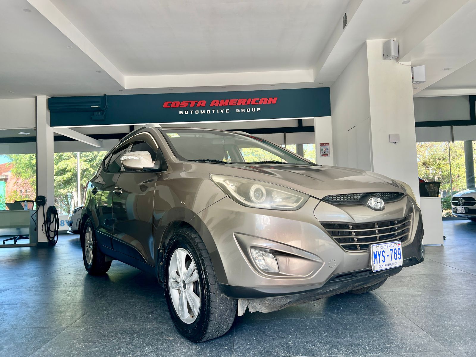 2013 Hyundai Tucson - Image 2