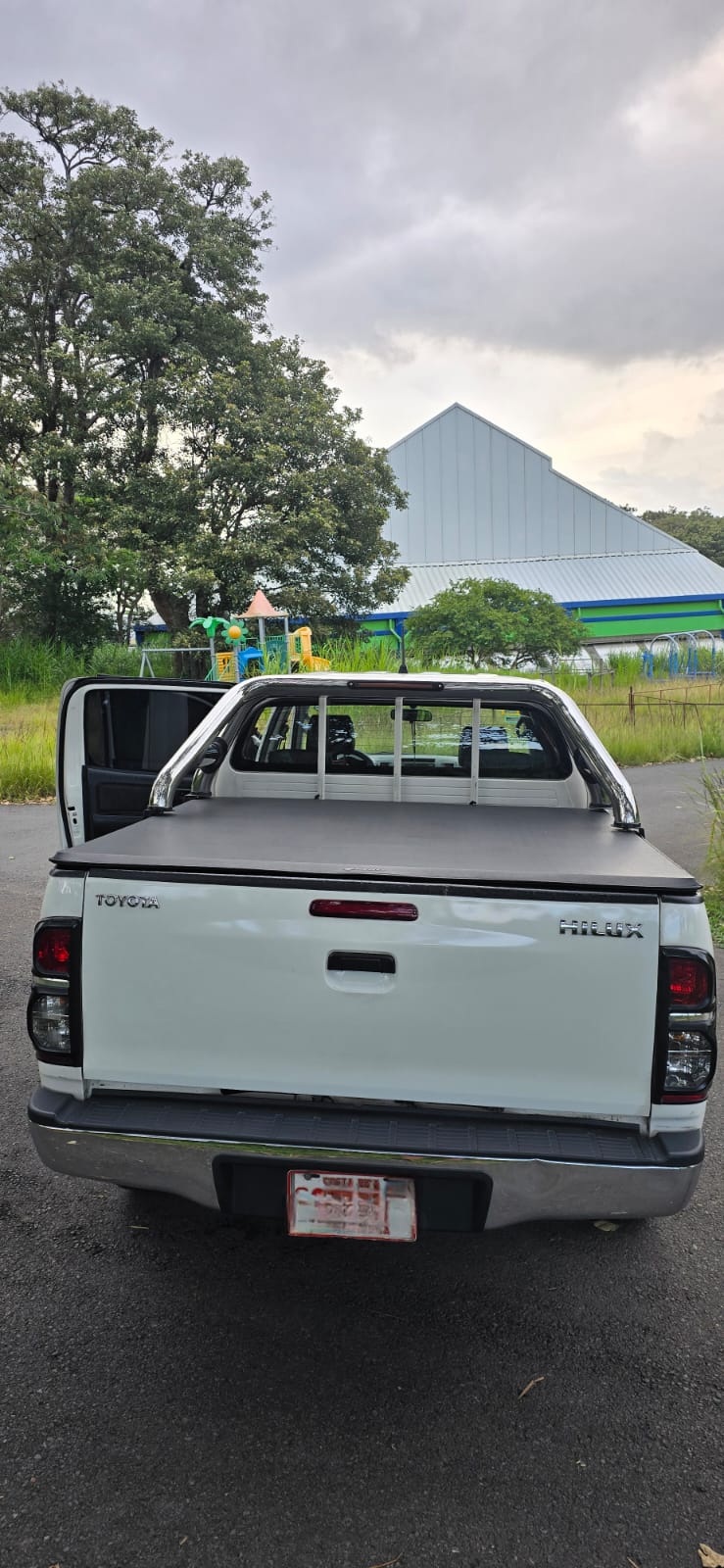 2016 Toyota Hilux - Image 8