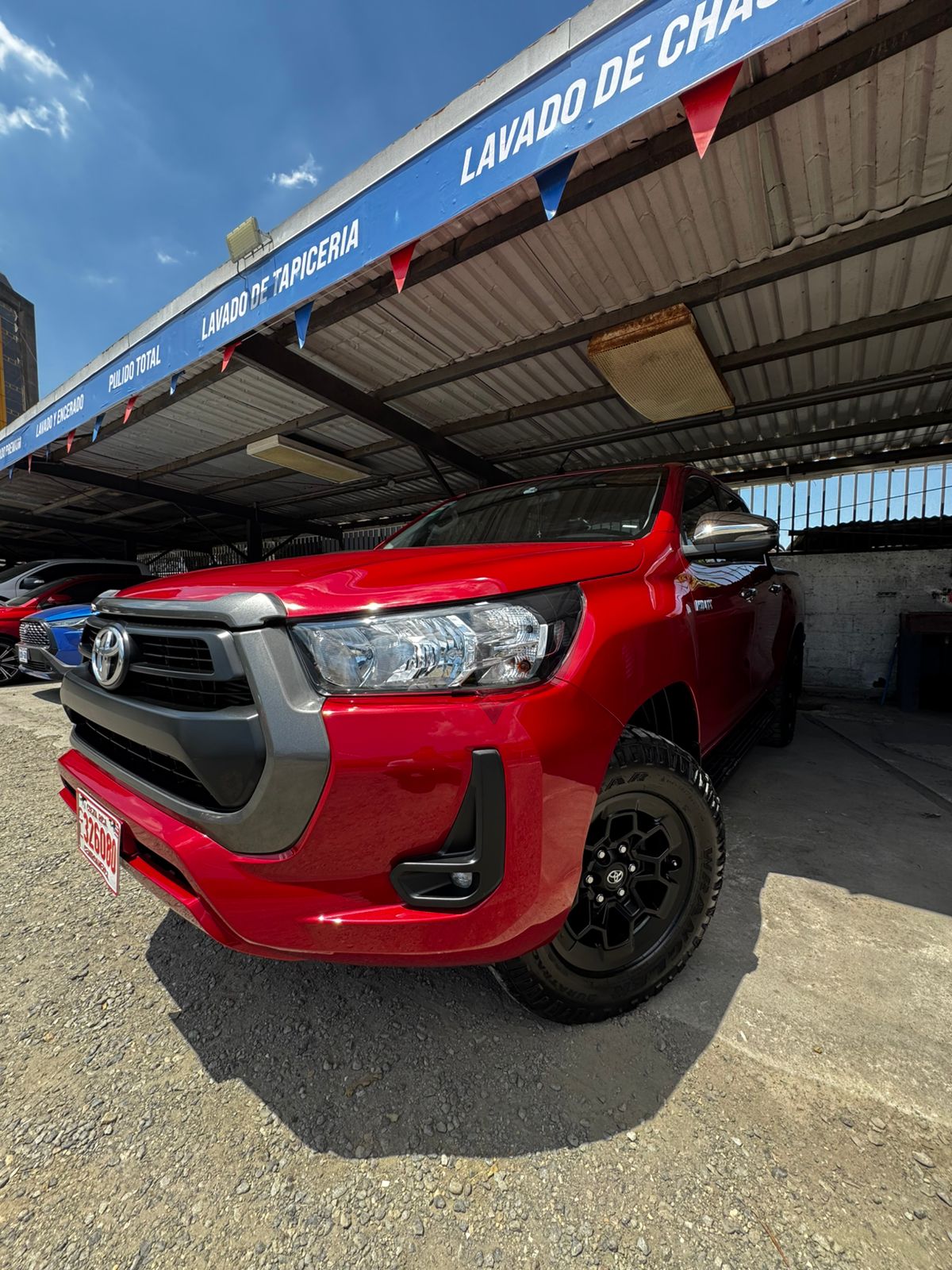 2021 Toyota Hilux - Image 2