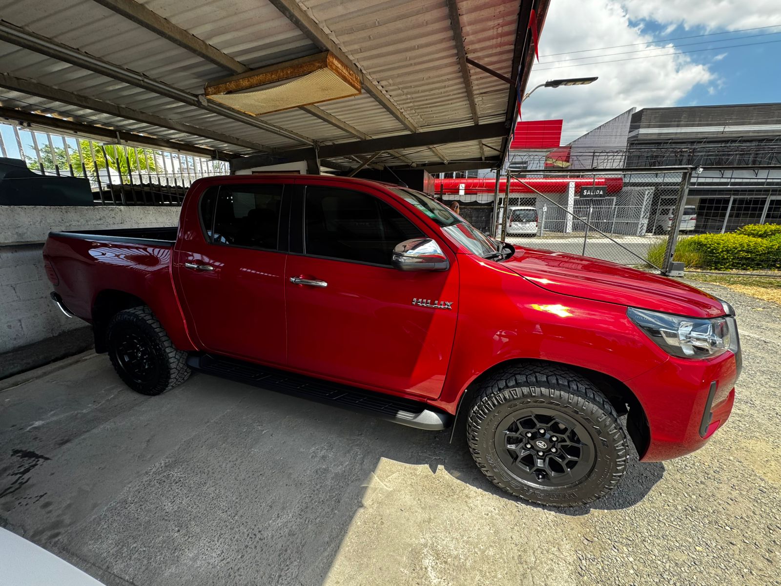 2021 Toyota Hilux - Image 6