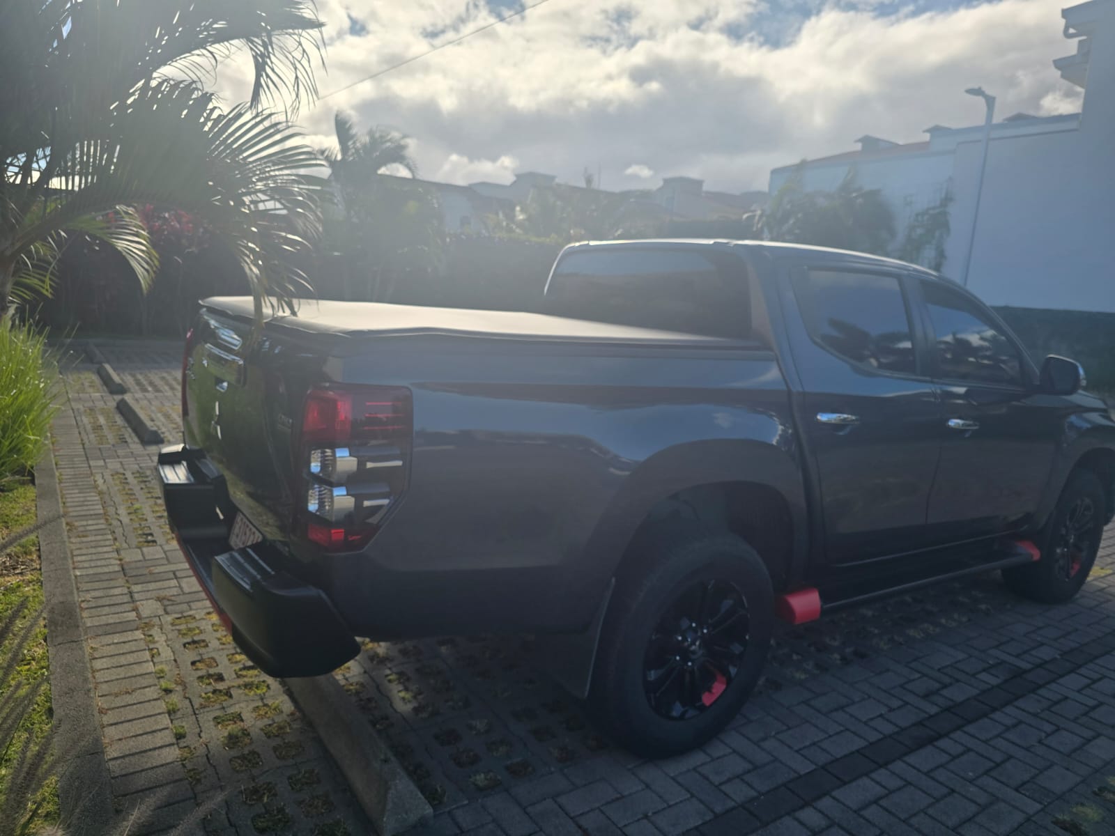 2019 Mitsubishi L200 - Image 4