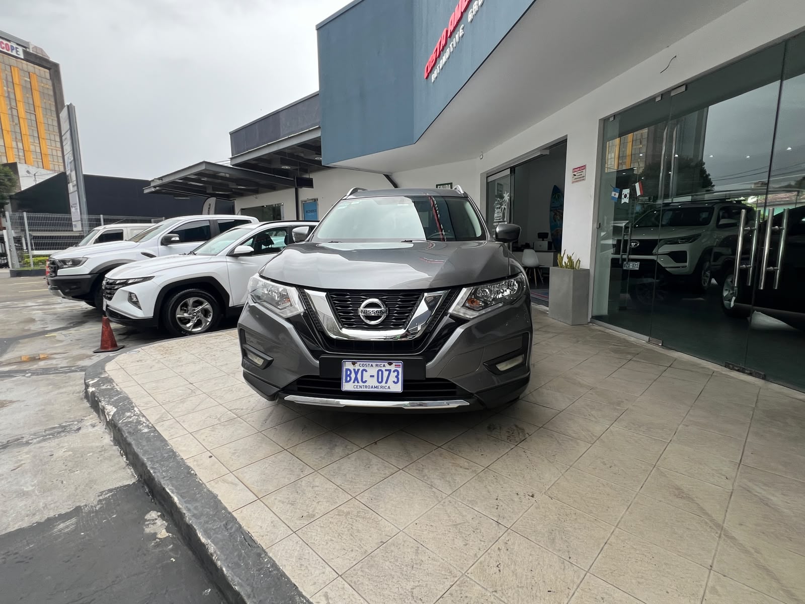 2023 Nissan Xtrail - Image 2