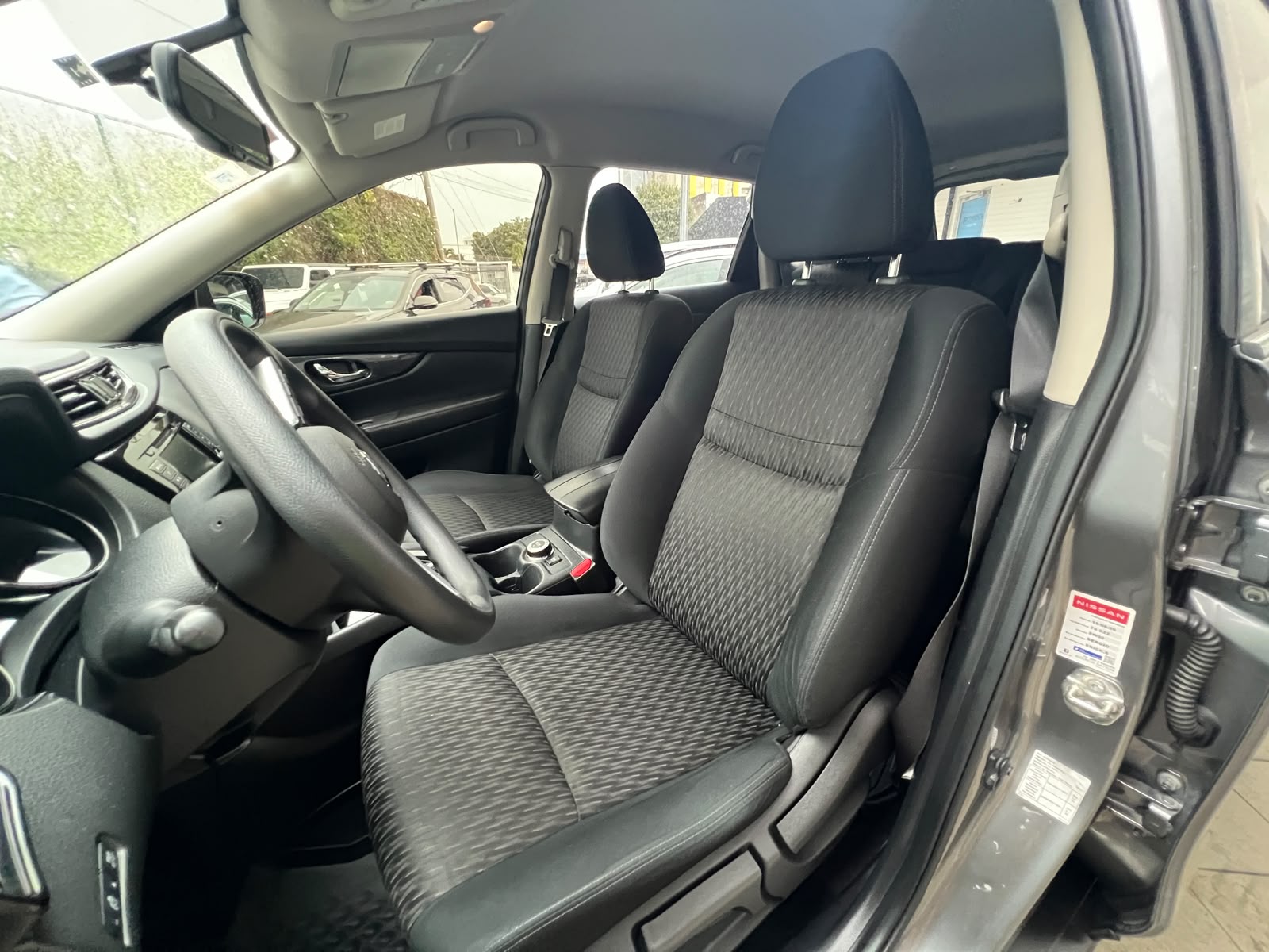 2023 Nissan Xtrail - Image 9