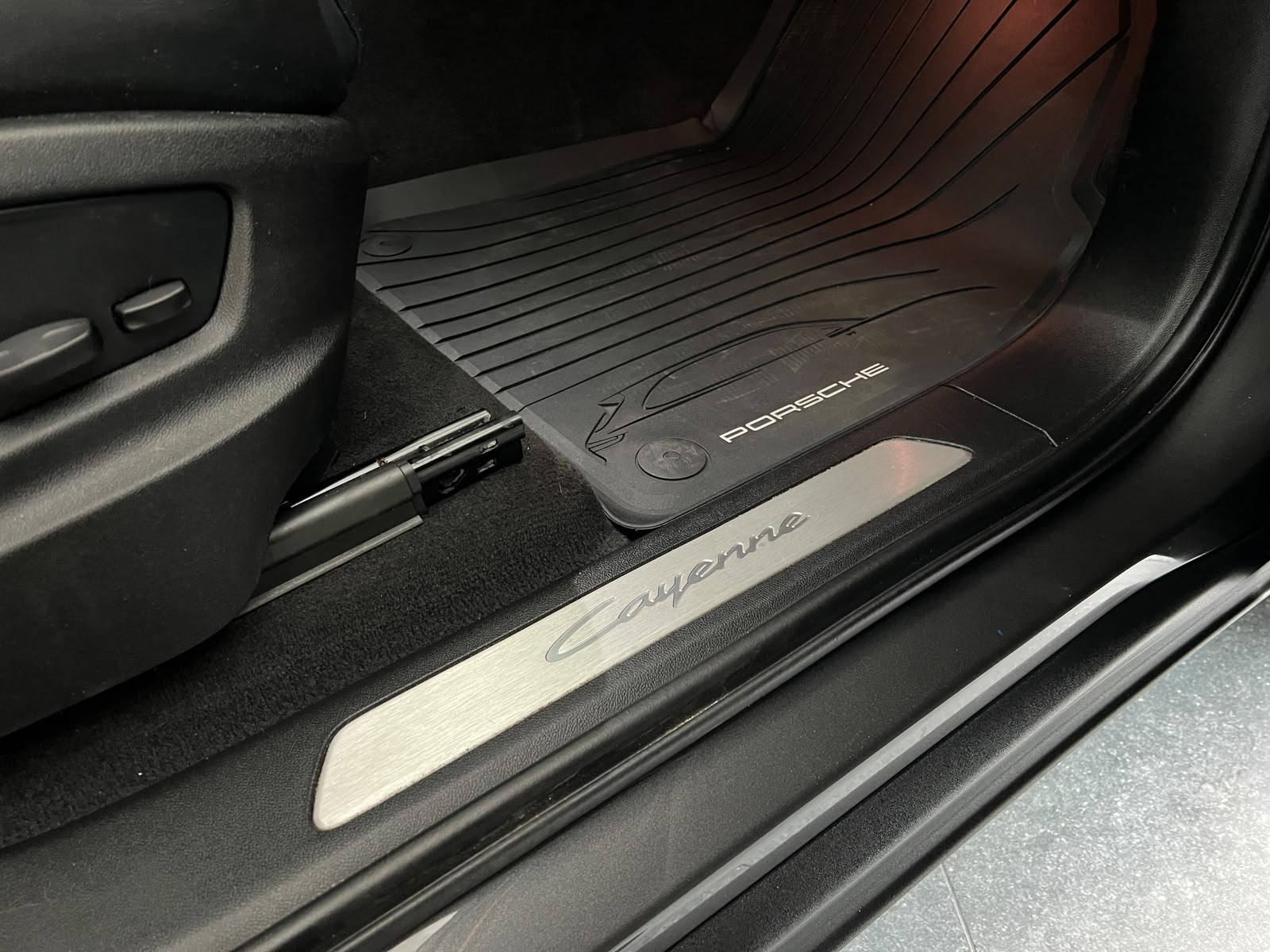 2024 Porsche Cayenne Sport Chrono - Image 4