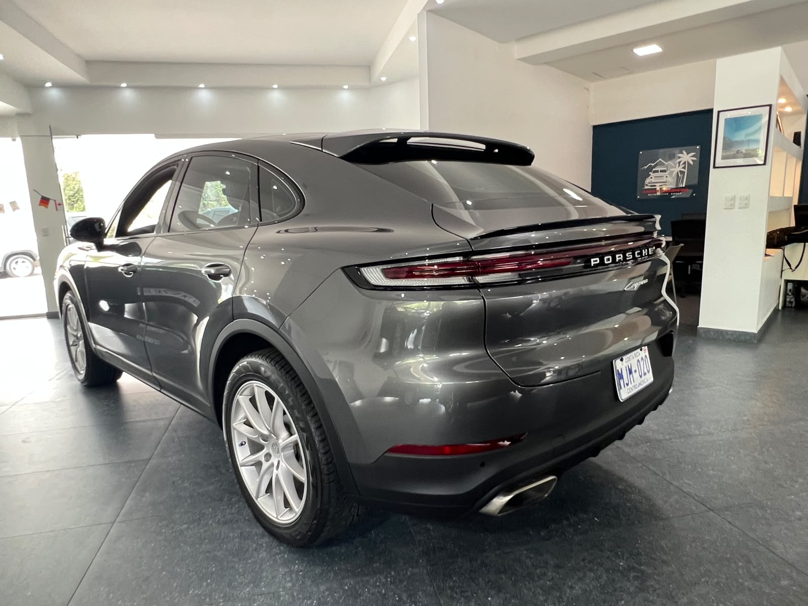 2024 Porsche Cayenne Sport Chrono - Image 5