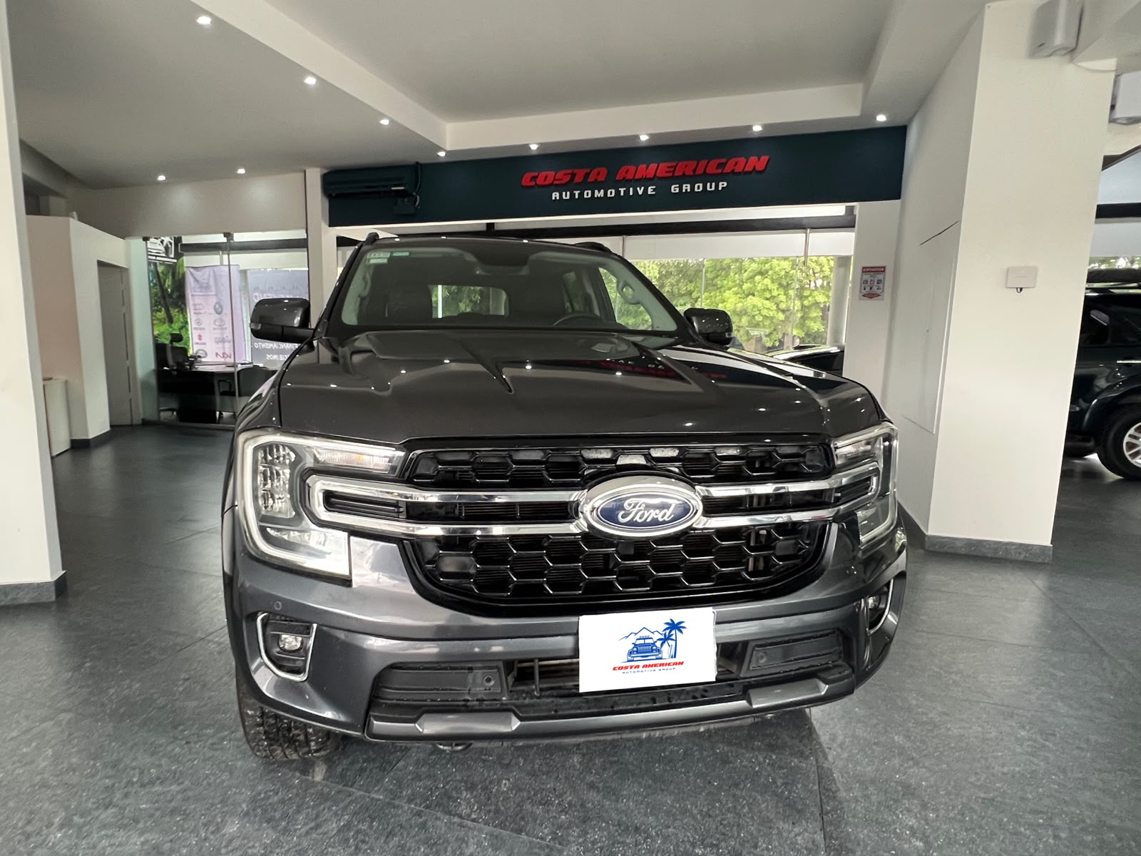 2023 Ford Everest - Image 2