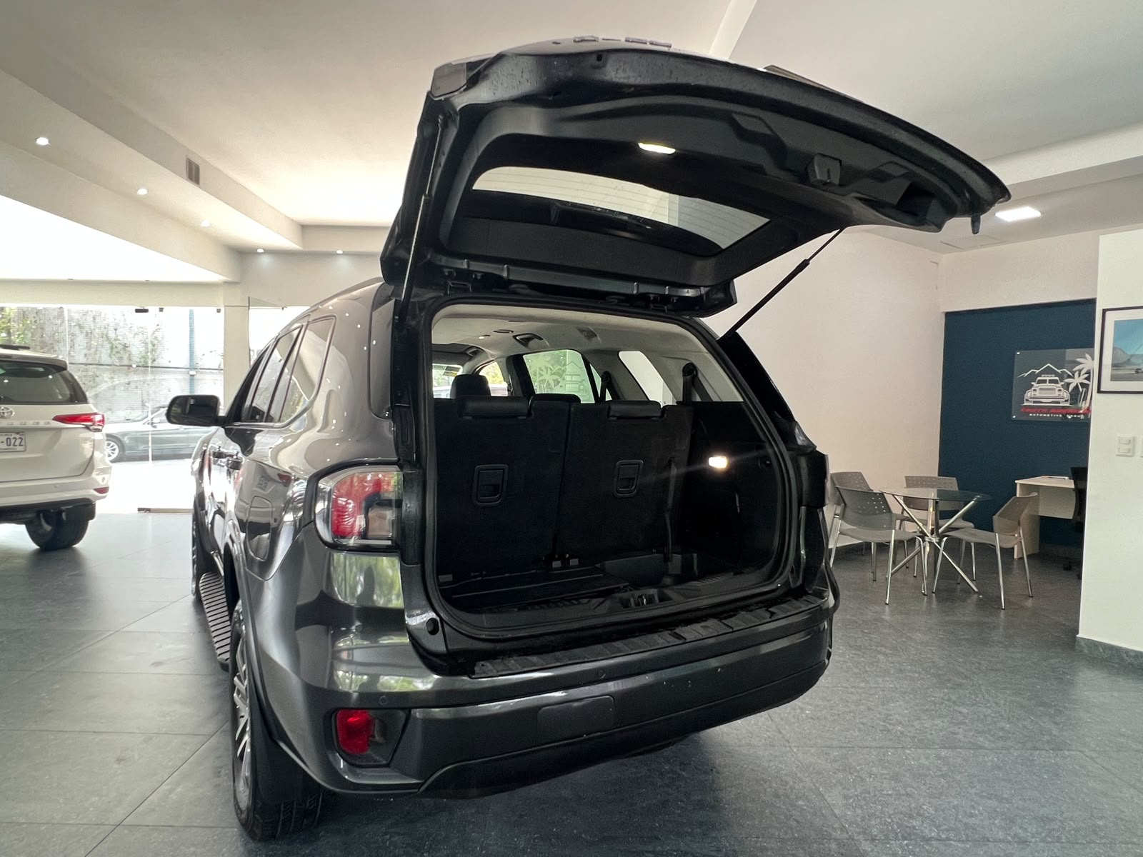 2023 Ford Everest - Image 4