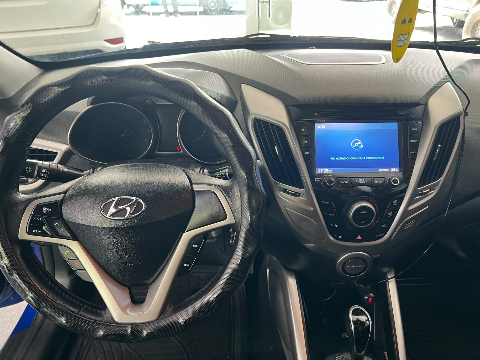 2013 Hyundai Veloster - Image 6