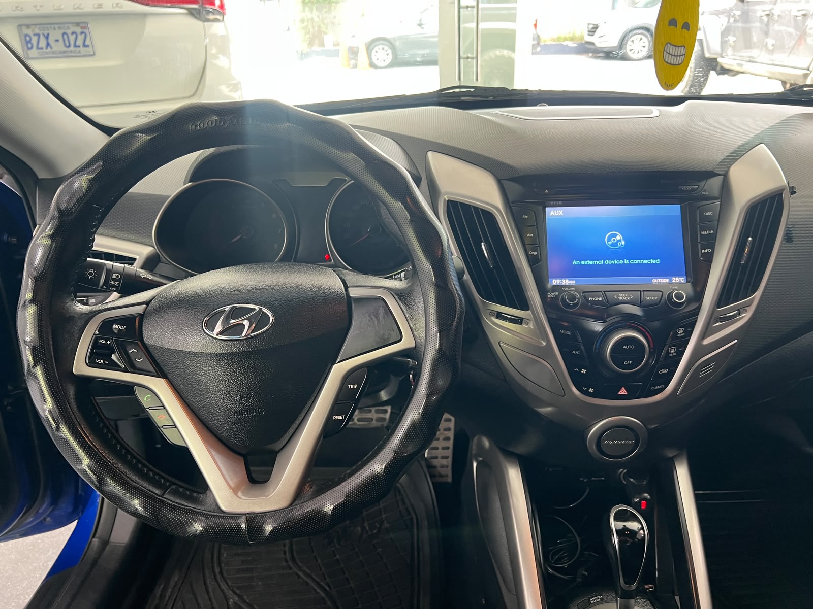 2013 Hyundai Veloster - Image 7