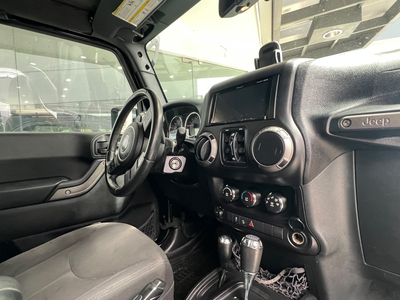2015 Jeep Wrangler - Image 5