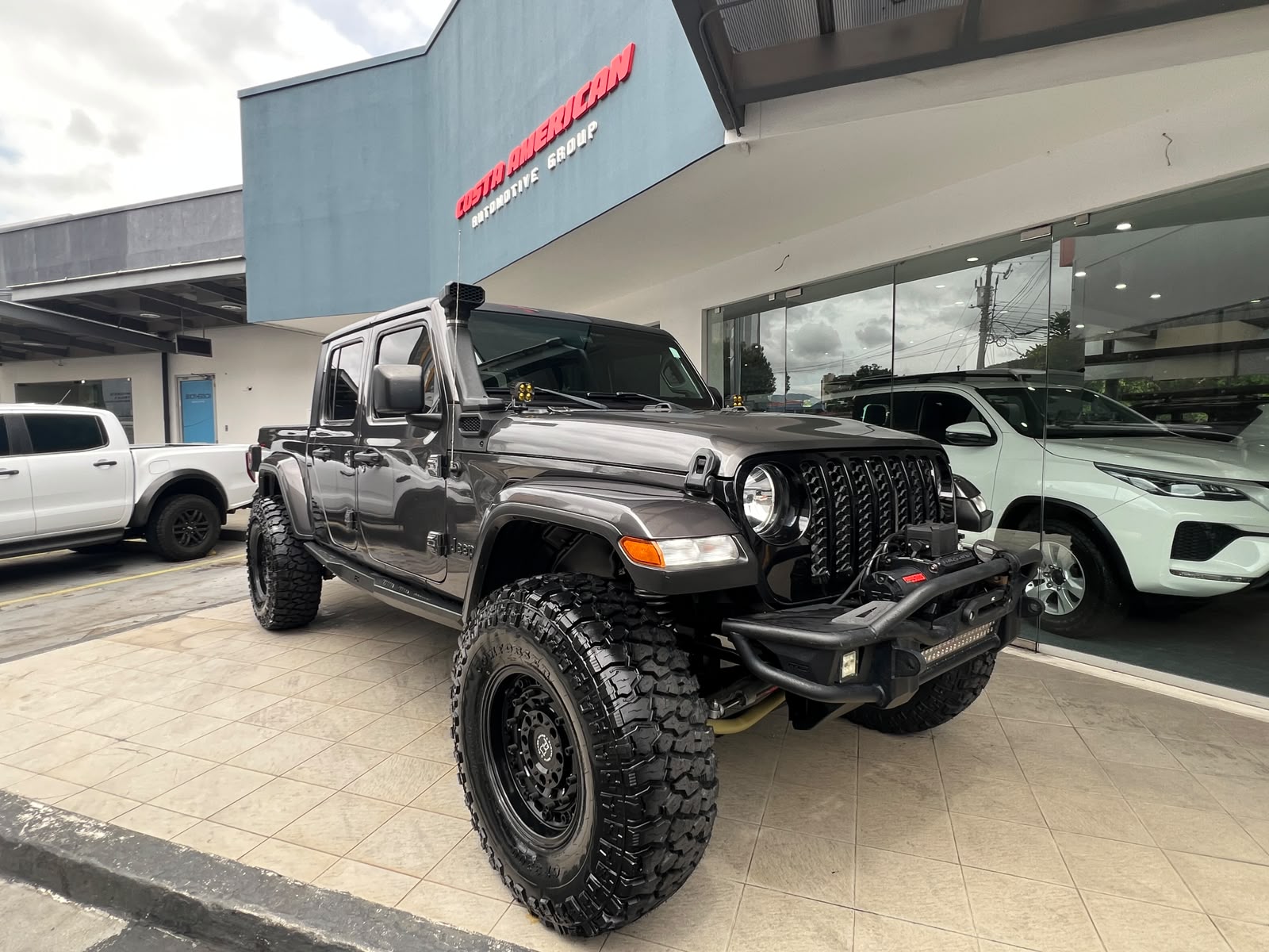 2022 Jeep Gladiador - Image 4