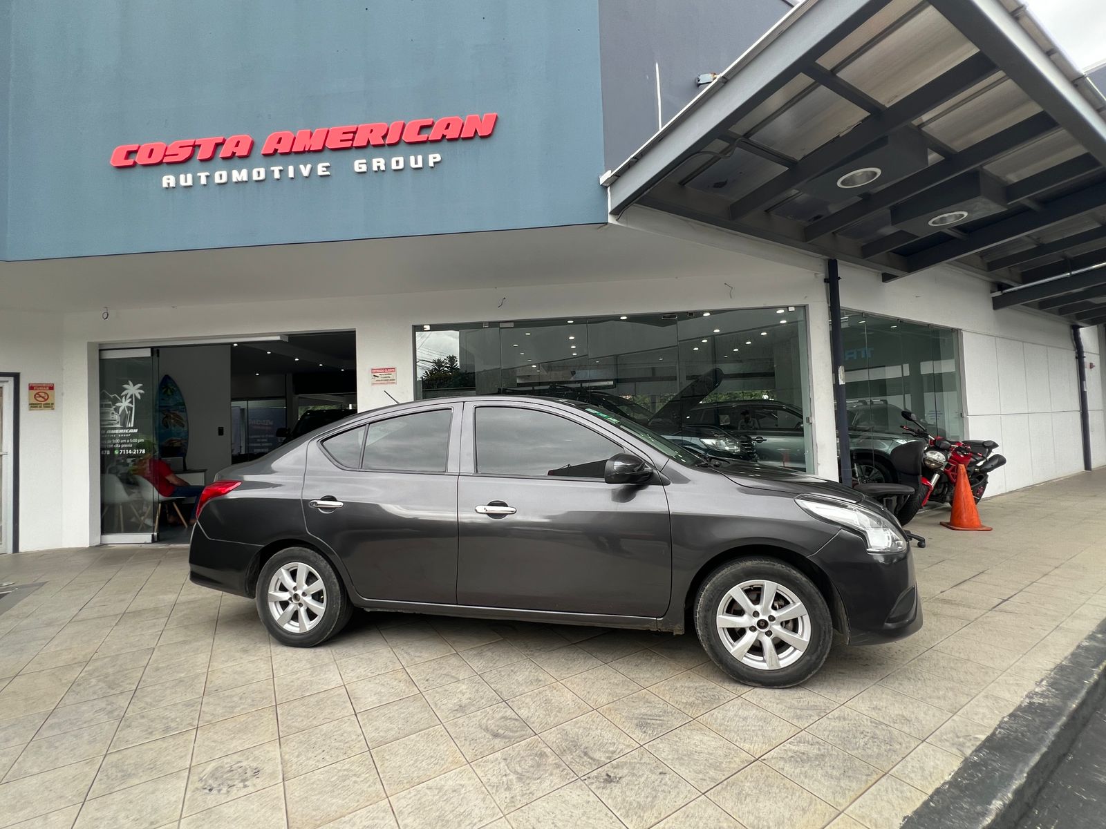 2017 Nissan Versa - Imagen 3